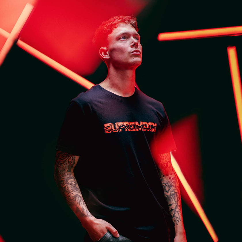 003. Supremacy Classics black/red T-shirt